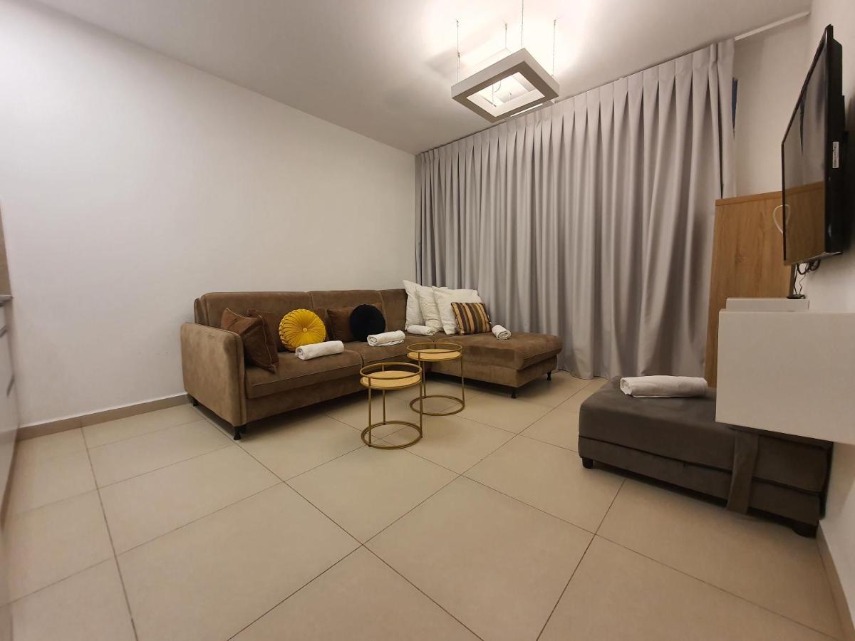 Barak Royal Suites 52 Garden - חמש דקות מהים ומהטיילת Eilat Dış mekan fotoğraf